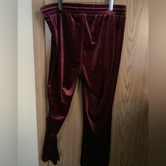 Torrid Zinfandel velvet tie front taper elastic waist, ribbed cuffs, pull on 1X - Picture 2 of 5